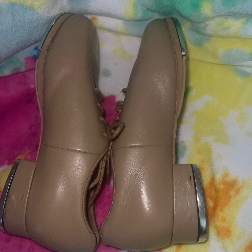 Bloch Tan Lace up Tap Shoes